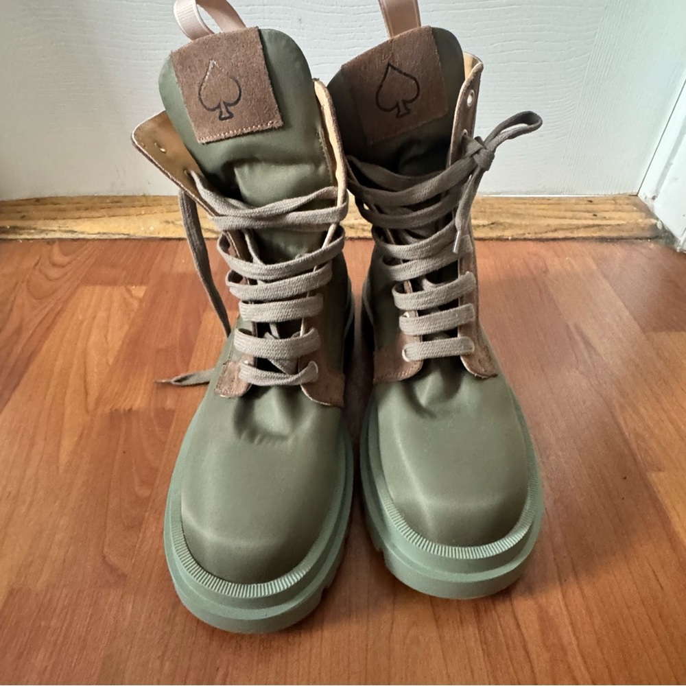 NEW LEMARÉ Olive Green Lace-Up Boots with Suede Heart Logo - Picture 5 of 9
